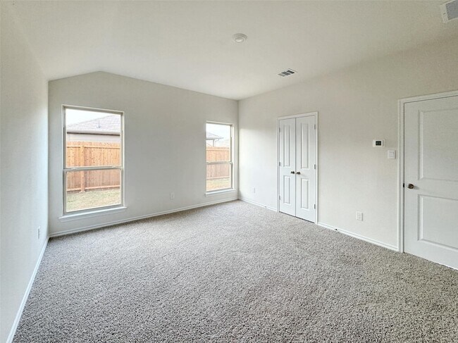 Building Photo - 810 Shear Dr