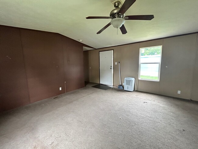 Building Photo - 2701 30 Mile Rd