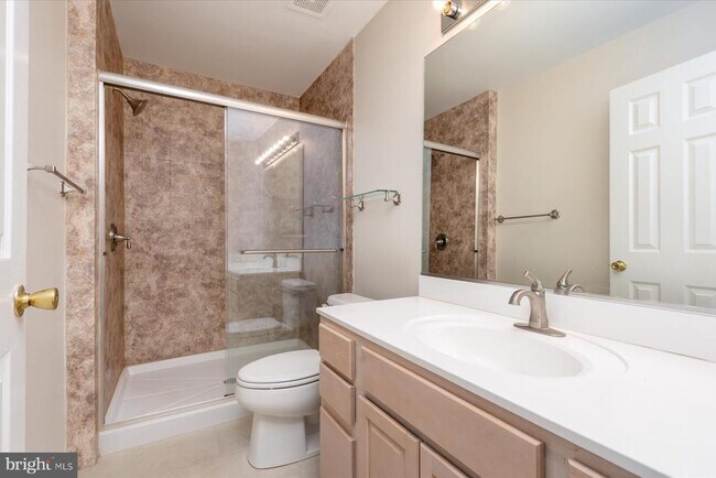 Building Photo - 1100 Paca Dr