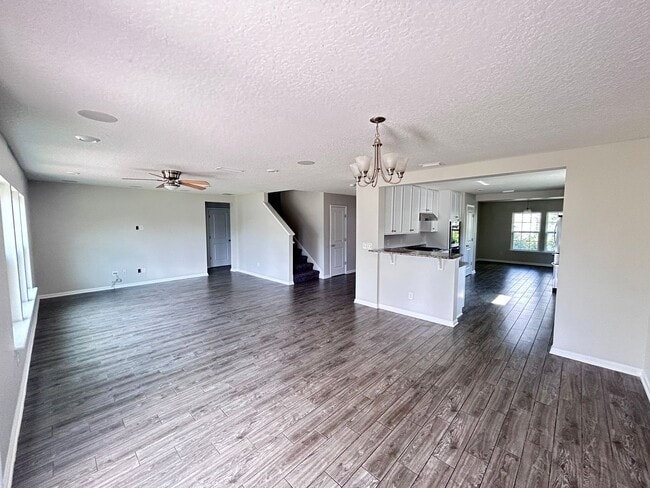 Building Photo - Beautiful 5 Bed 3 Bath in the desired Bannon Lakes Communiity