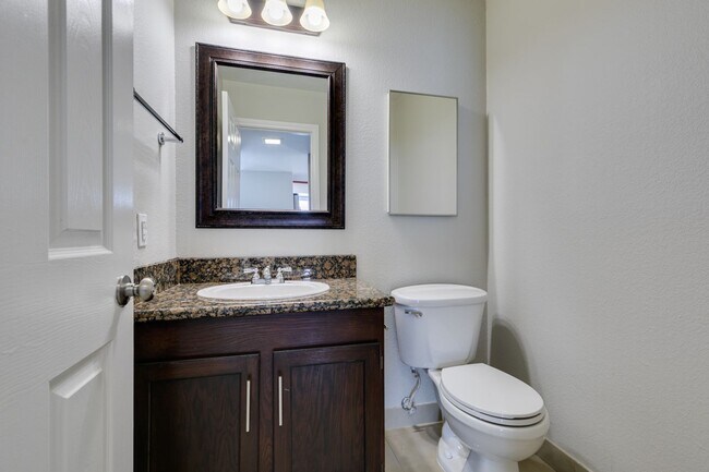 Building Photo - Amazing 3-bdrm home in Green Valley!