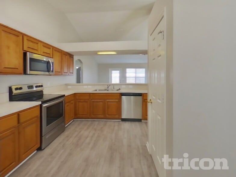 Building Photo - 1170 Summer Springs Drive