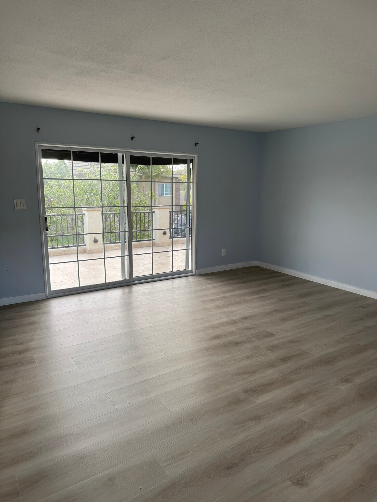Living Room - 302 Portland Cir