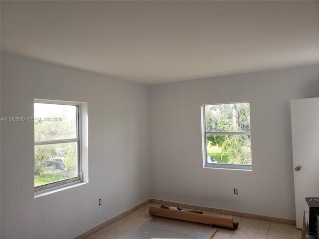 Building Photo - 1930 NW 119th St