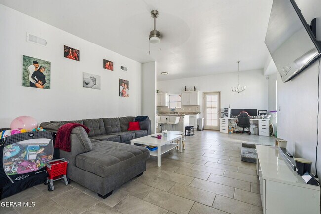 Building Photo - 1181 Summer Rain St