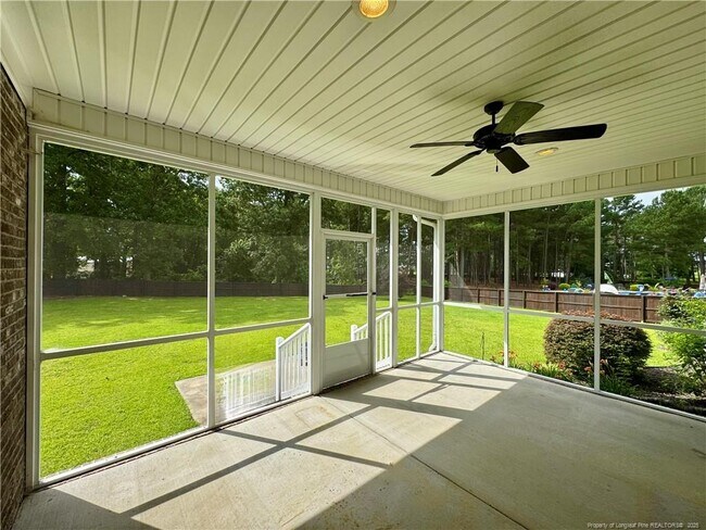 Building Photo - 380 Stansbury Dr