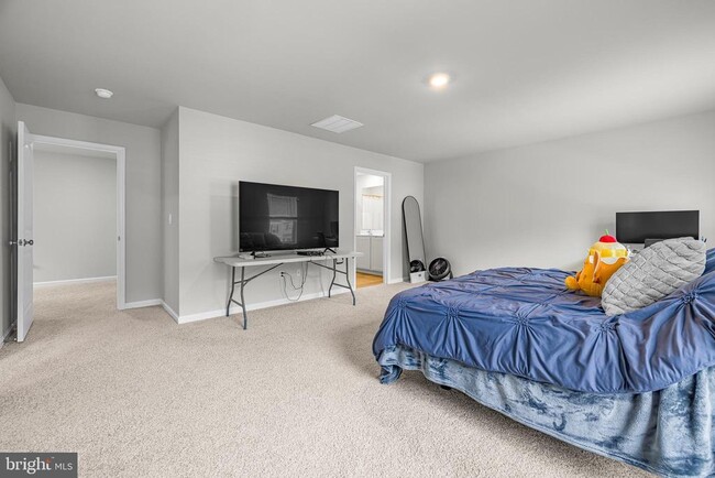 Building Photo - 459 Currant Cir