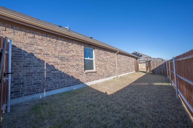 Building Photo - 400 Willow View Way