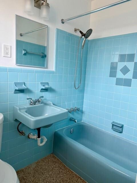 Building Photo - 1241 NE 16th Terrace