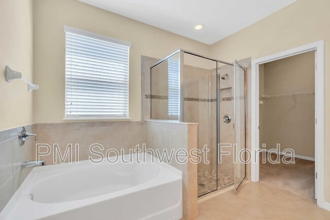 Building Photo - 2844 Esmeralda Dr