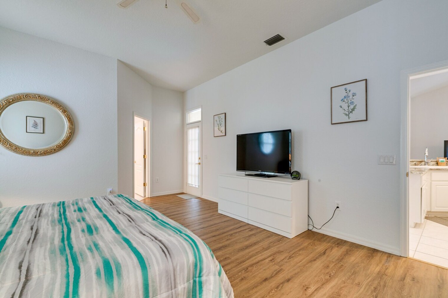 Building Photo - 9939 SW 203rd Cir