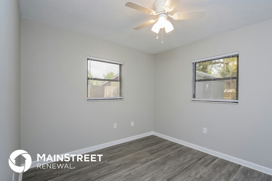 Building Photo - 816 65th Ave W