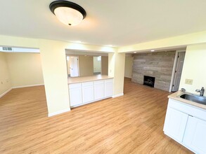 Building Photo - 1606HE