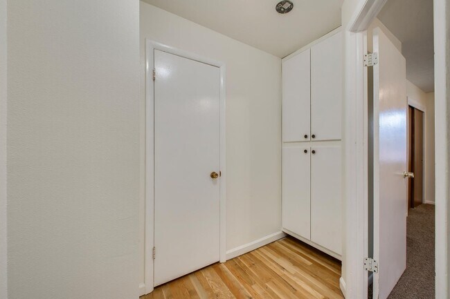 Building Photo - 1509 S Leadville Ave