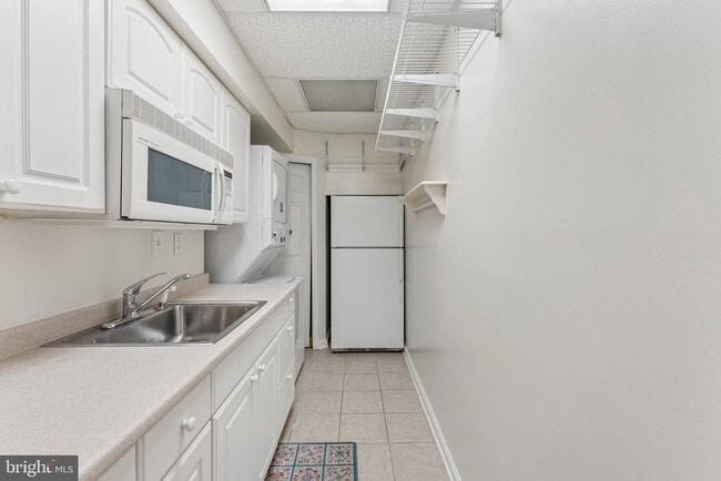 Building Photo - 3116 Valentino Ct