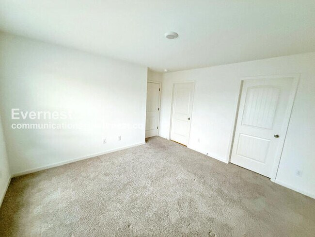 Building Photo - 241 Koslin Lp