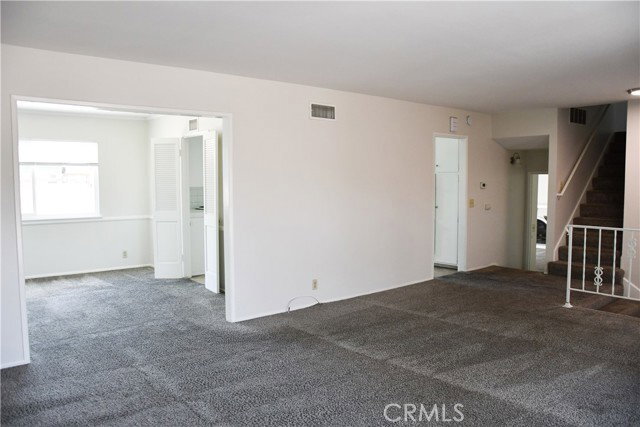 Building Photo - 522 E Collins Ave