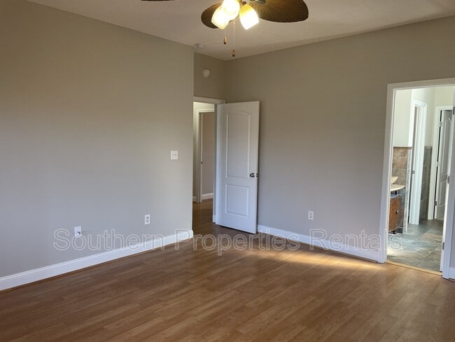 Building Photo - 109 Canyon Ct