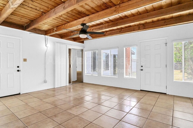 Building Photo - 4722 Mt La Palma Dr