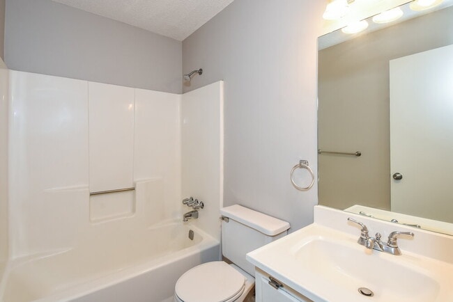 Building Photo - 2905 Mountain Brook Rd