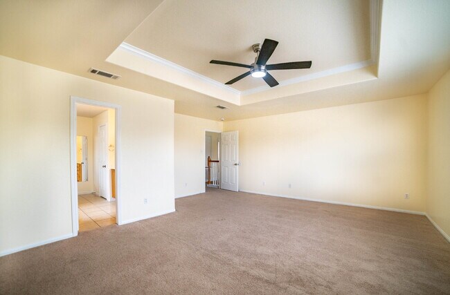 Building Photo - "Spacious 3-Bed, 3-Bath Gem on Bridgewood Drive"