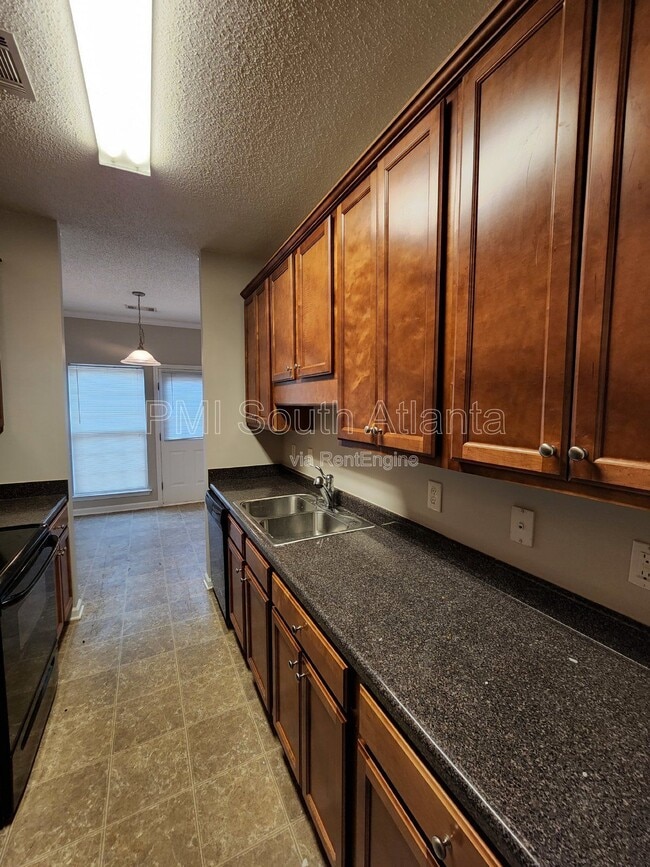 Building Photo - 176 Shenandoah Dr