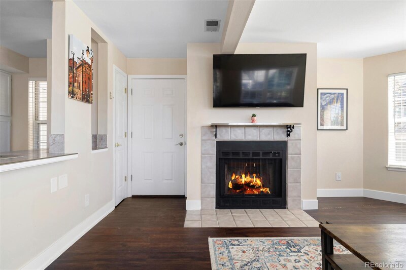 Building Photo - 6755 S Ivy St