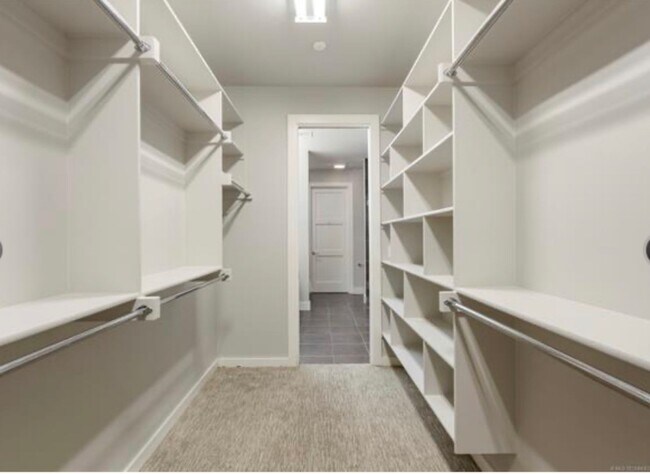 Building Photo - Experience fabulous Brookside living, just outside your front door!