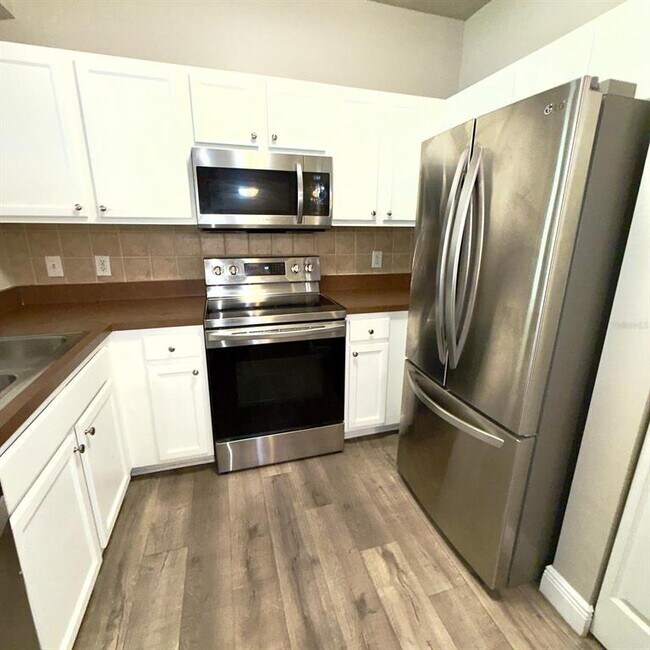 Building Photo - 12861 Madison Pointe Cir