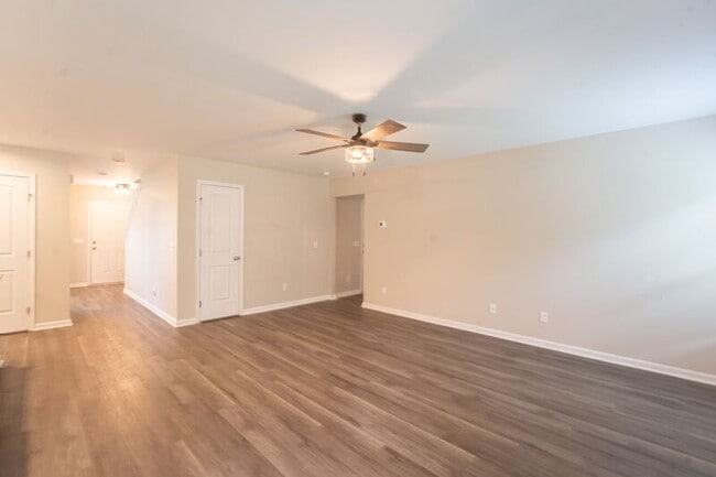 Building Photo - 257 Cromer St