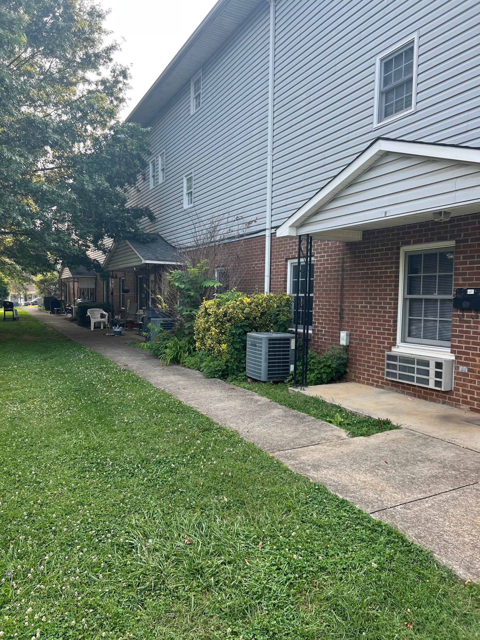 Building Photo - 301 Cypress St