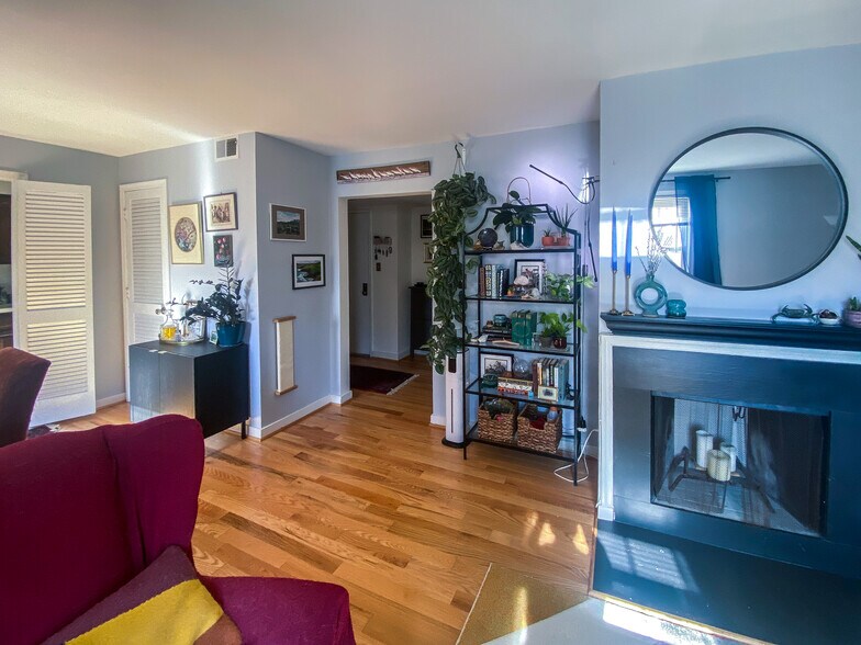 Building Photo - 2242 Washington Avenue