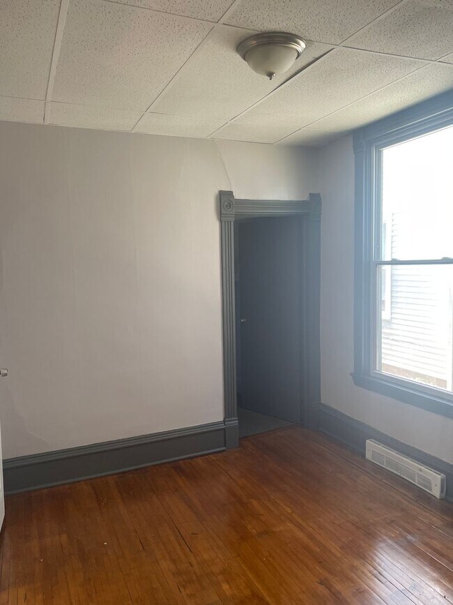 Building Photo - 2219 5th Ave S