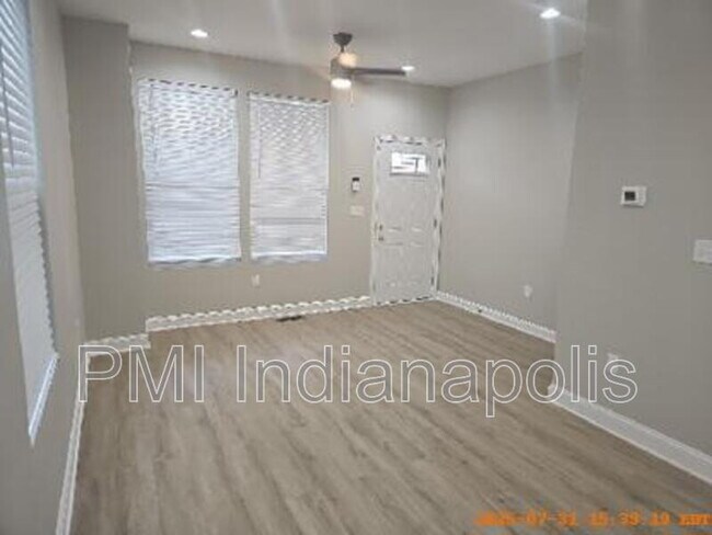 Building Photo - 640 N Parker Ave