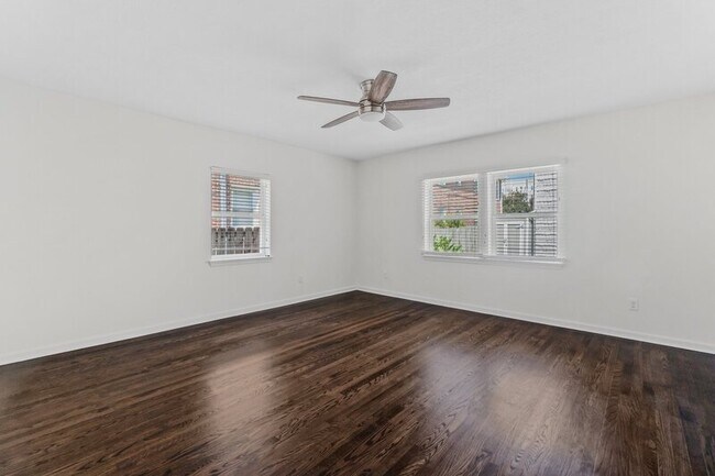 Building Photo - 316 24th St