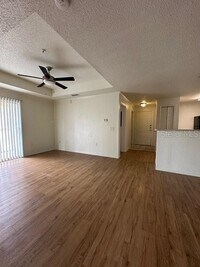 Building Photo - 18001 Richmond Pl Dr