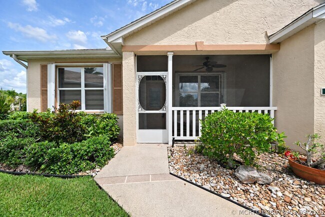 Building Photo - 545 NW Portofino Ln