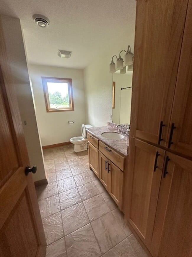 Building Photo - 4 Bed, 2 bath Single Family Home - Pillager