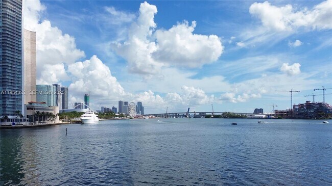 Building Photo - 848 Brickell Key Dr