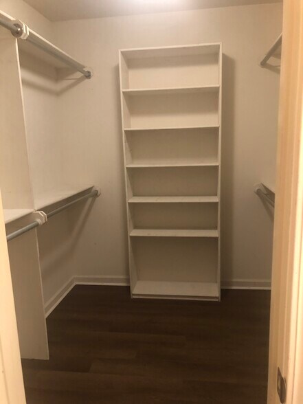 Building Photo - 70 Chateaus Ln