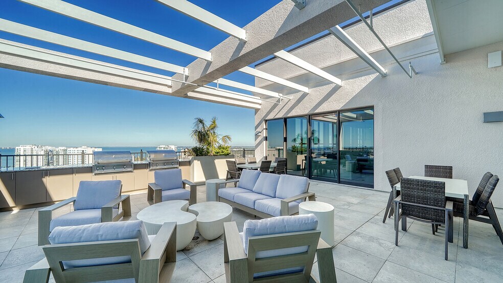 Rooftop Living Area - 33 S Palm Ave