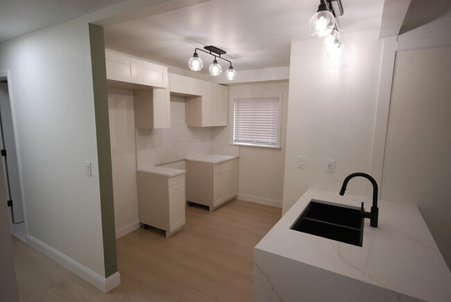 Building Photo - 20532 Lesure St