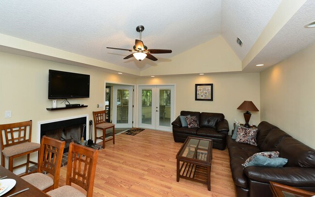 Building Photo - 8270 Ibis St