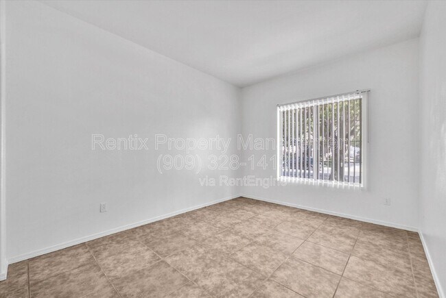 Building Photo - 1240 Visconti Dr