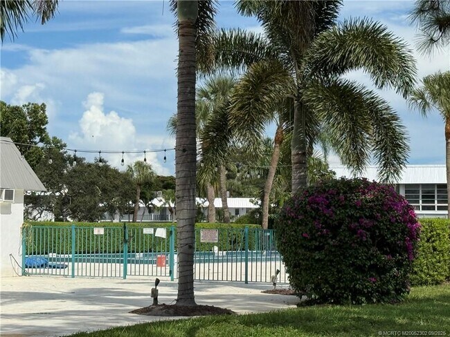 Building Photo - 2929 SE Ocean Blvd