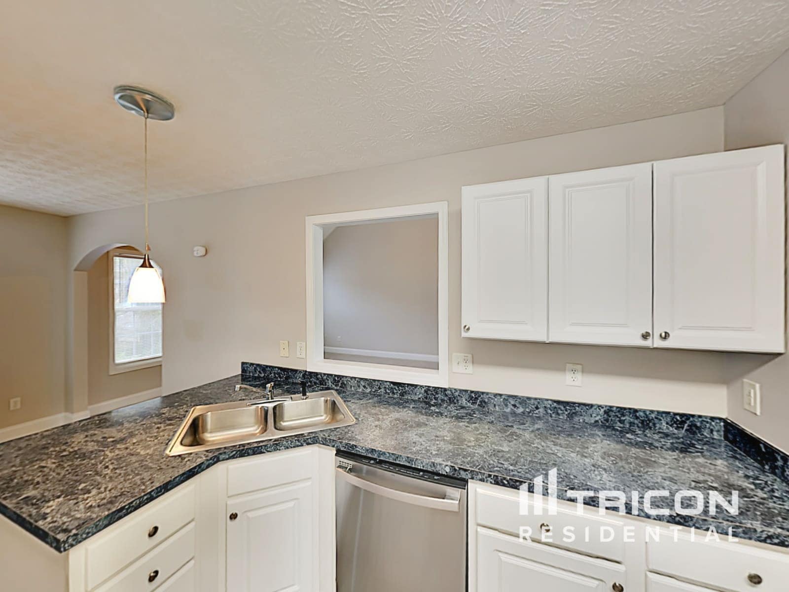 Building Photo - 718 Creekridge Ct