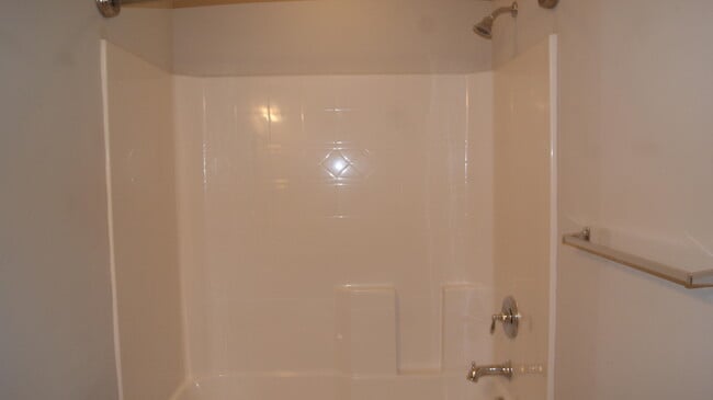 Building Photo - 375 Niblick Dr