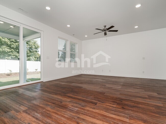 Building Photo - 7615 Verona Loop