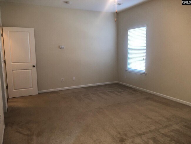 Building Photo - 764 Ruskin Dr