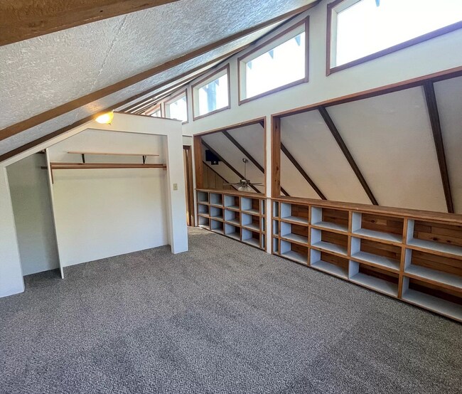 Building Photo - Custom 3 Bedroom Home for Rent